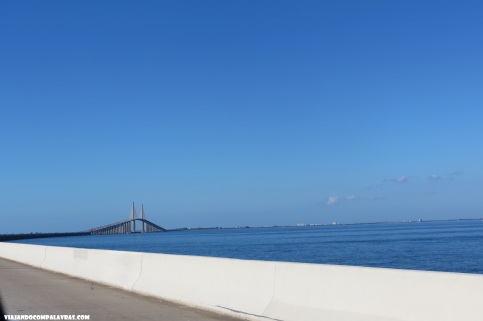 Ponte que atravessa Tampa Bay, St Petersburg, Flórida
