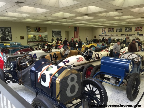 Exposição de carros no Hall of Fame Museum do Indianapolis Motor Speedway