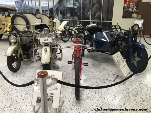 Exposição de motos no Hall of Fame Museum do Indianapolis Motor Speedway